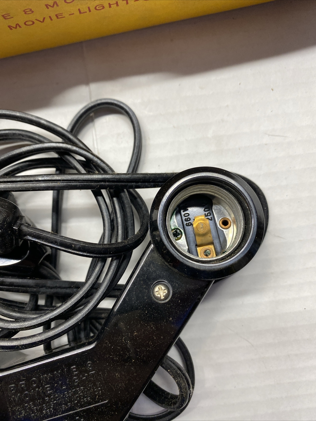 VINTAGE BROWNIE 8 MOVIE LIGHT See Pictures