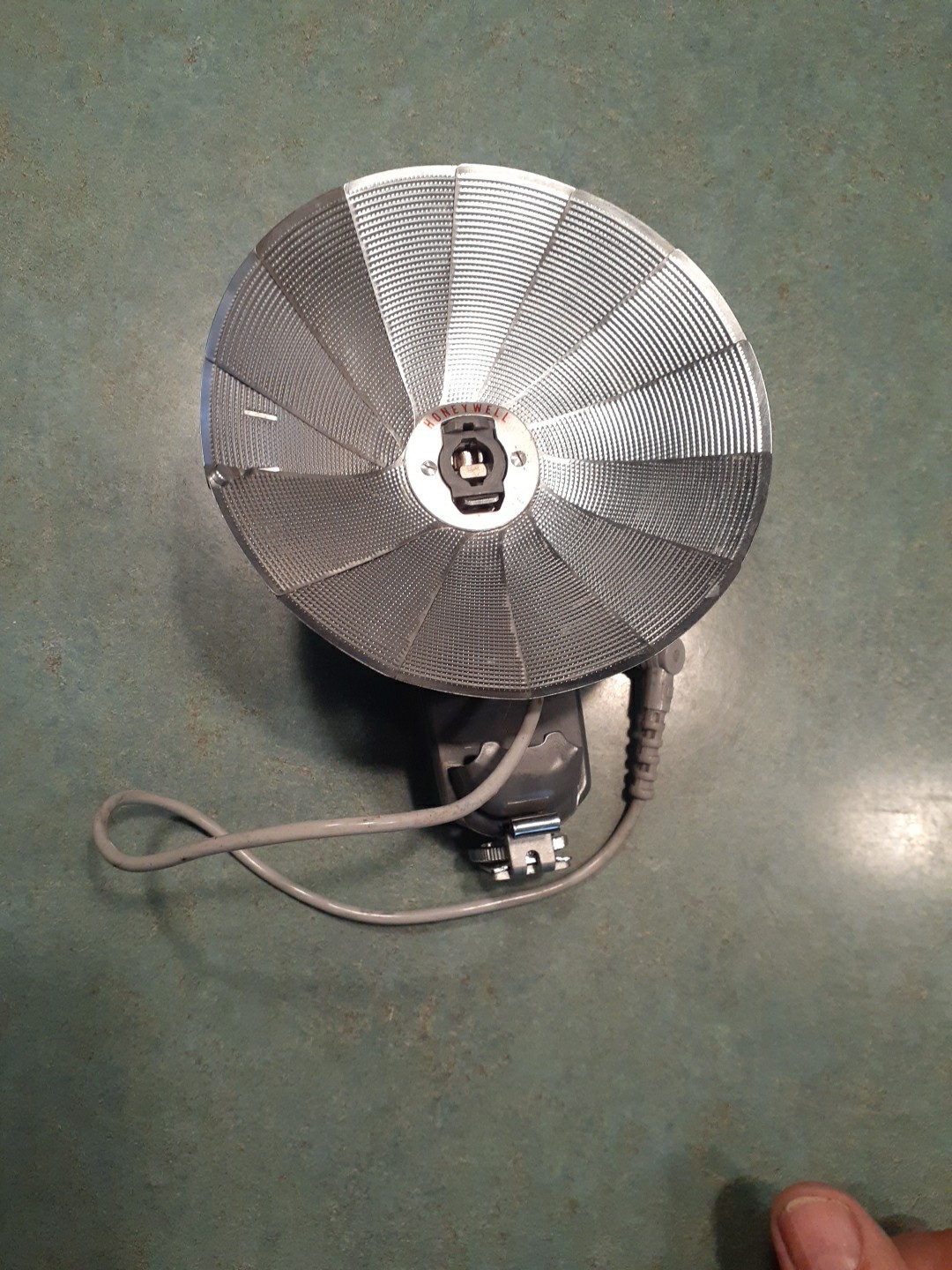 Honeywell Tilt-A-Mite Camera Flash Unit Collapsible Fan Style – Vintage