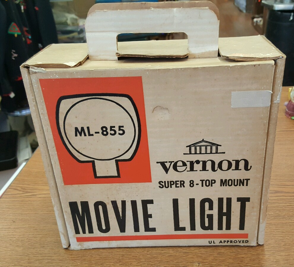 Vintage Vernon Super 8 Top Mount Movie Light ML-855 camera
