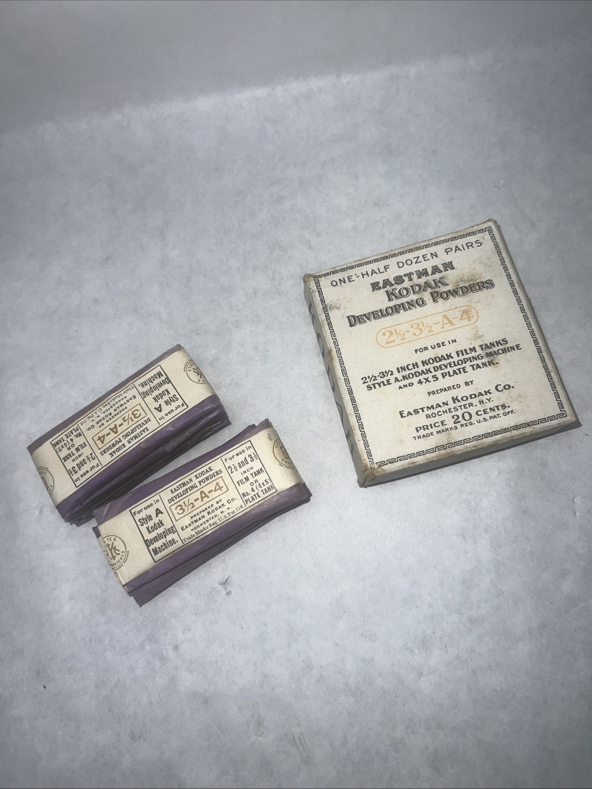 Vintage EASTMAN KODAK Developing Powder Box w/ Powders 21/2″- 3-1/2″ A-4