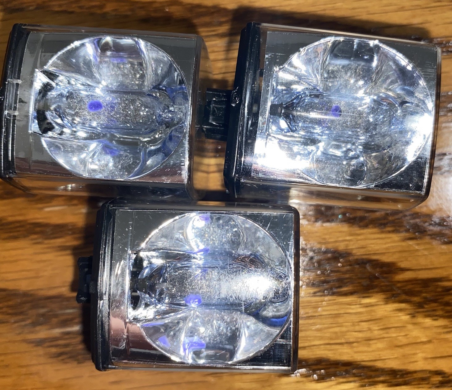 Sylvania Blue Dot Magic Cube Set of 2 *UNKNOWN CONDITION *FOR PARTS