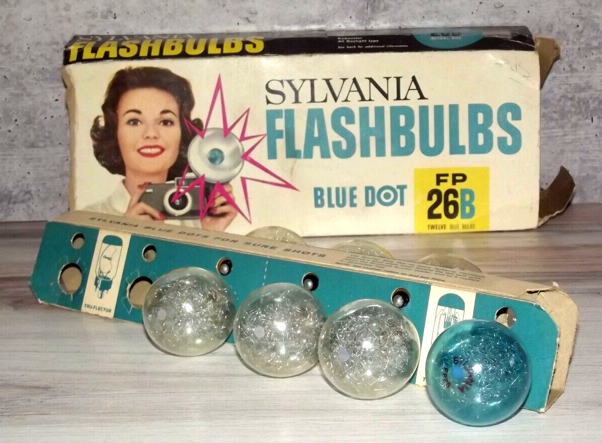 Vintage Sylvania 7 Flash Bulbs Box Blue Dot FP 26B, 26 Camera Bulbs Mix B53