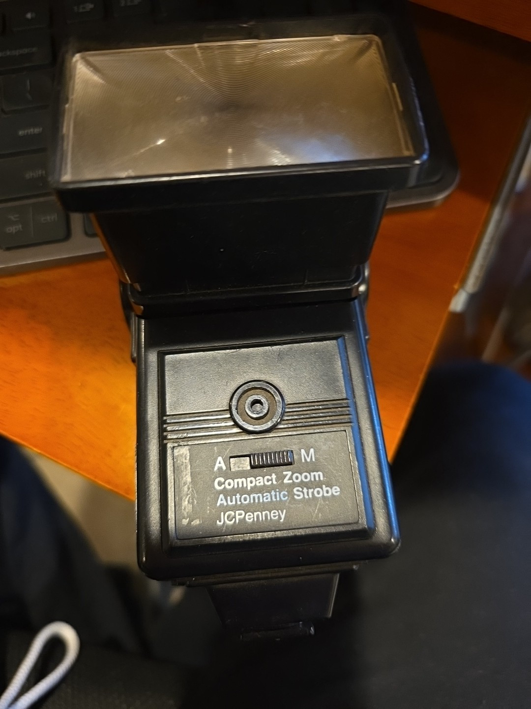 JCPenney Compact Zoom Automatic Strobe Thyristor FLASH Tilt head