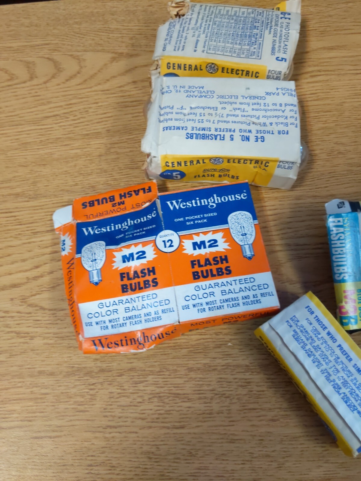 VTG MIXED LOT Flash Bulbs G E SYLVANIA TIFFEN FILTER BLUE DOT CAMERA PHOTO