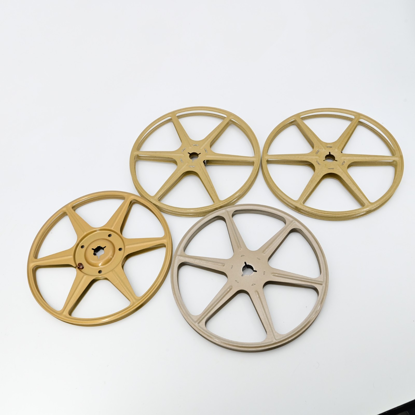Vintage Dual 8 8mm 400ft Empty Movie Film Reel Can Lot Compco Scheker 4pc