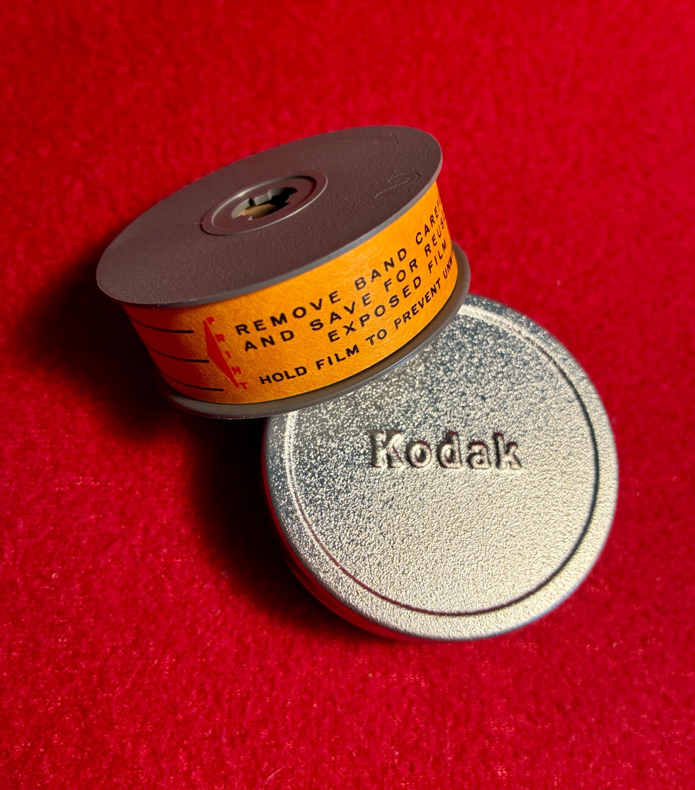 VINTAGE! 1950s Kodak metal canister tin with new reel roll of 8mm film (R-140)