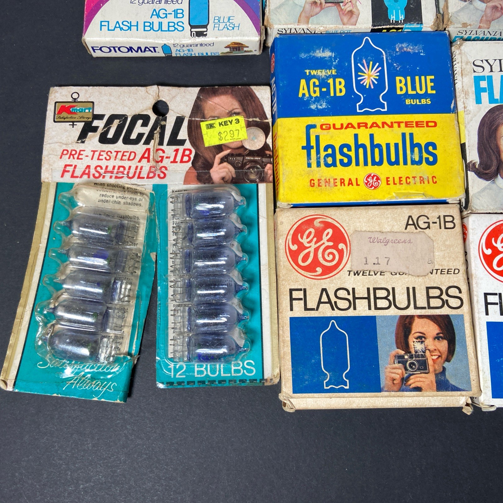 Lot Of Vtg AG1B Flash Bulbs Retro Photography Polaroid Kodak Blue + White