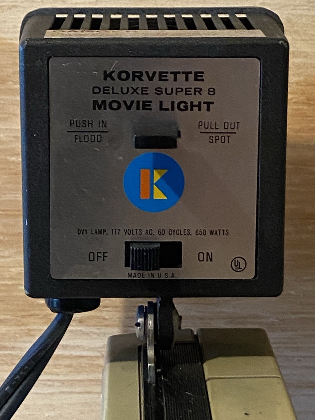 E.J Korvette Deluxe Super 8 Movie Light W/ Kodak Hawkeye Instamatic Model 8