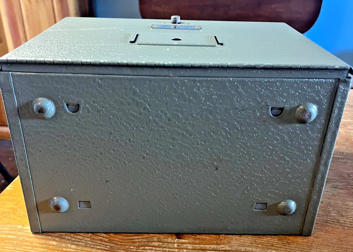 Brumberger 8MM Movie Reel Carry Storage Case Holds 12 Film Reels Gray Metal