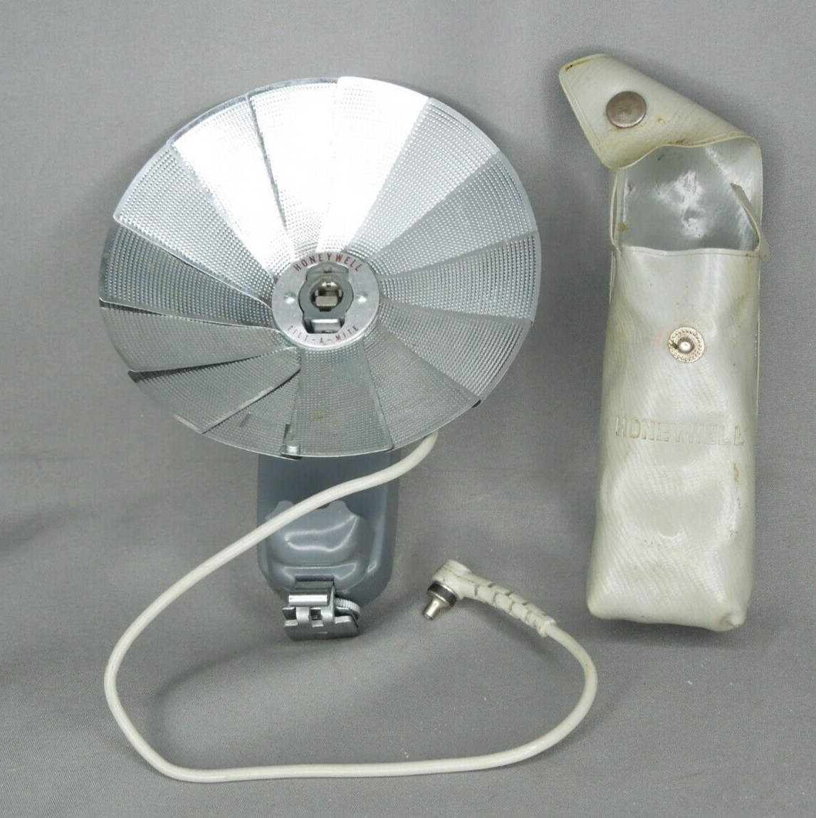 Vintage Honeywell Tilt-A-Mite Camera Equipment Flash Collapsible Fan w/ Case Jap