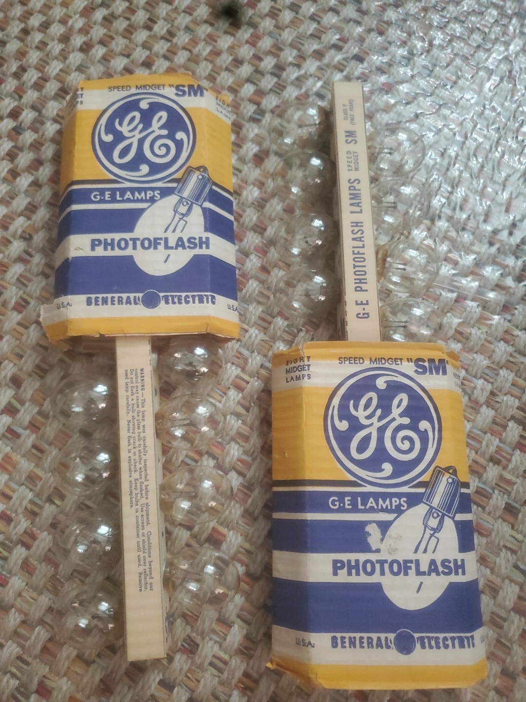 Flash Bulbs GE Photoflash Lamps Speed Midget “SM” Class F 2 Packs of 8
