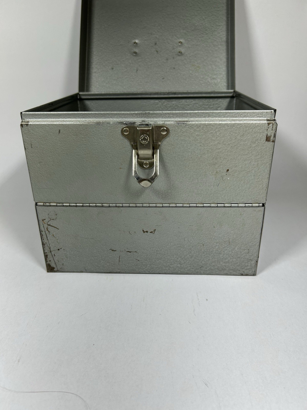 Vintage Reel to Reel Tape Metal Carrying Case with 17 Used Reels 40’s 50’s 60’s