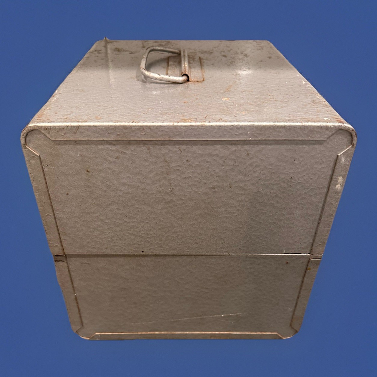 BRUMBERGER Metal 8mm or Super 8mm Film Carrying Case for 7” Reels