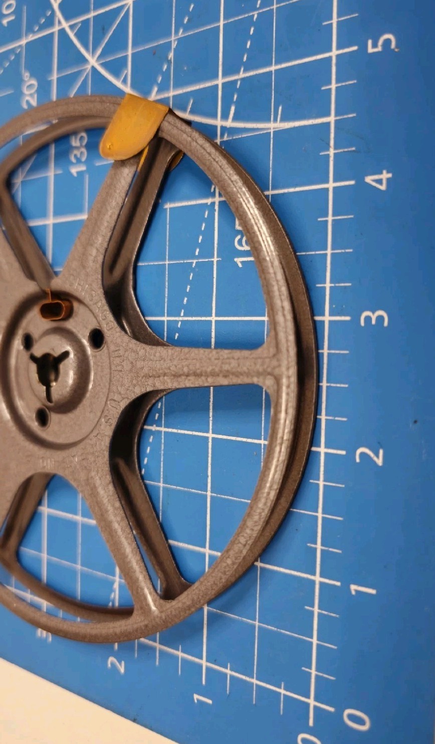 2 Vintage 8mm Movie Film 5” Empty Reels 200’ In Compco Canisters Collectible