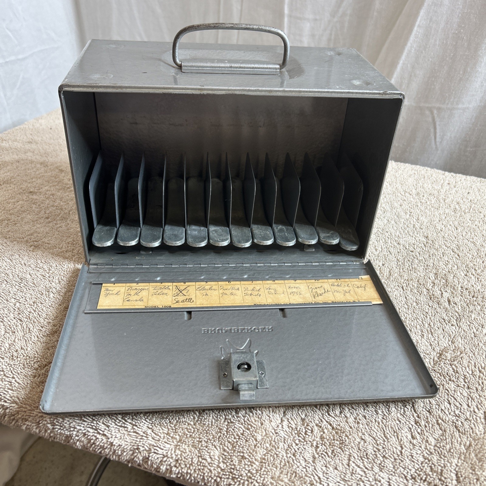 Vintage Brumberger Metal 8mm Film Chest Carrying Case 12 Slots 200-B01
