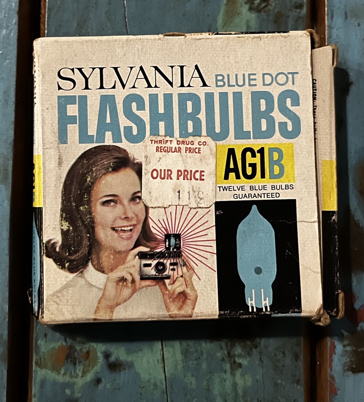 Vintage Sylvania Flashbulbs Blue Dot # AG1B 1 Bulb in Original Box