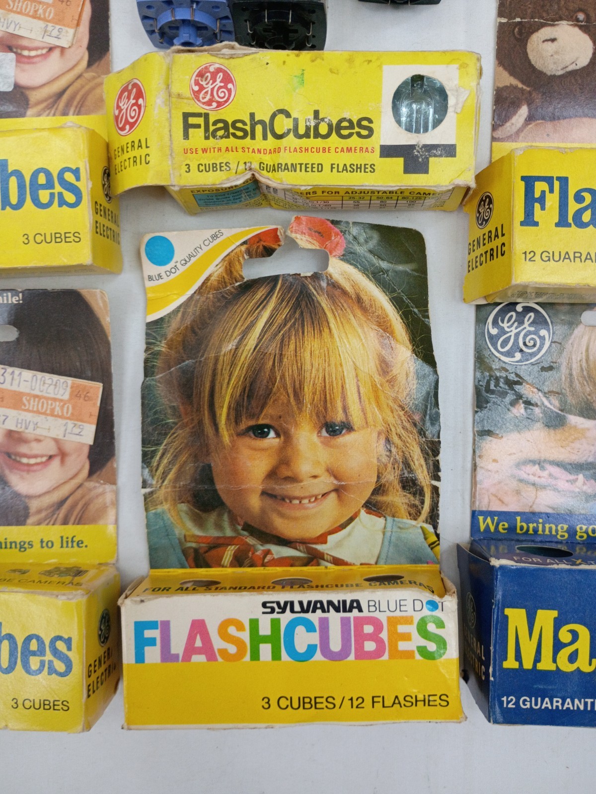 Vintage GE Flash Cubes & Magicubes Lot Of 23 Cubes, 1970s Camera Accessories
