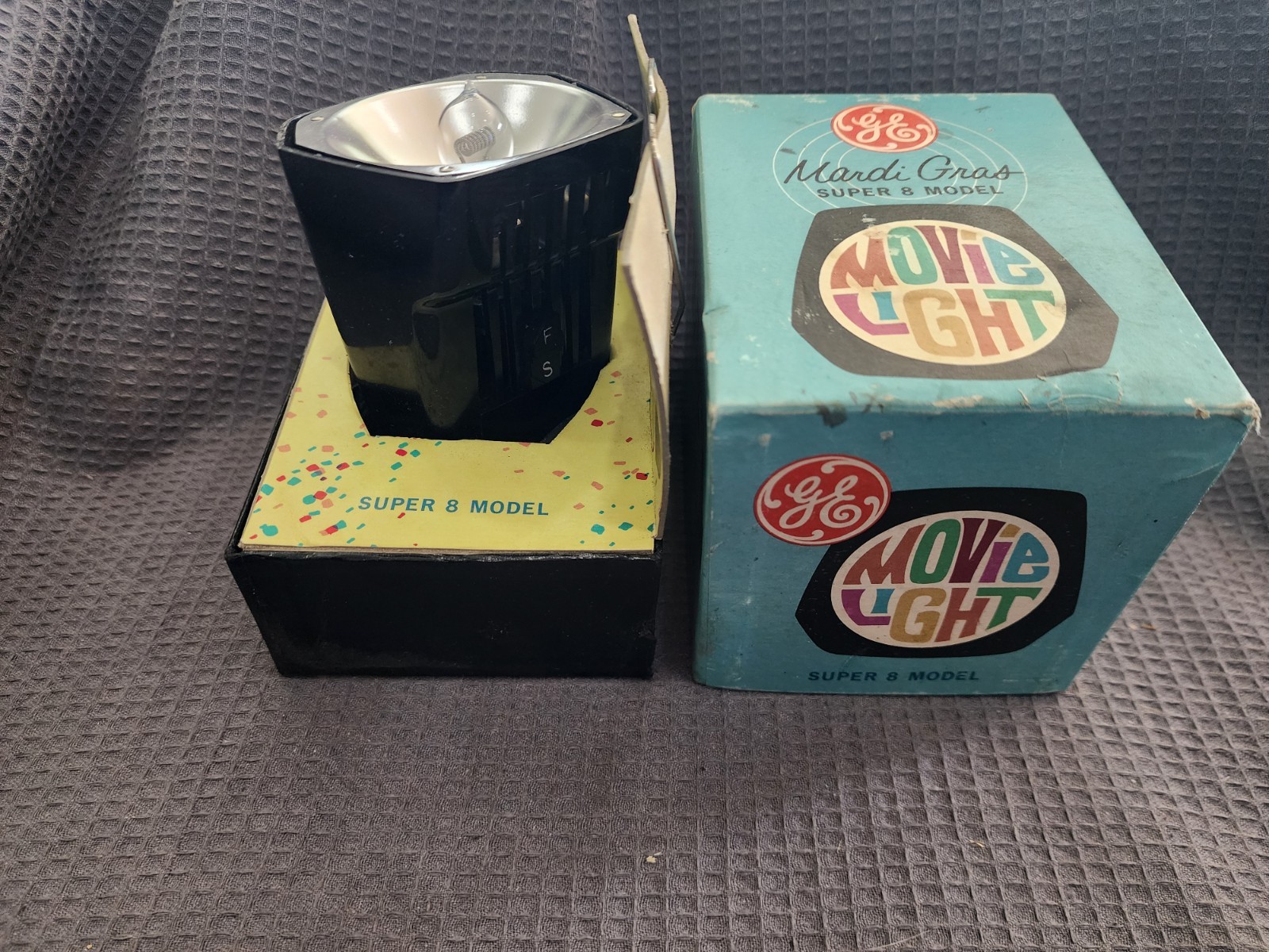 GE Mardi Gras Movie Light Super 8 Model w/ Box Vintage Works!