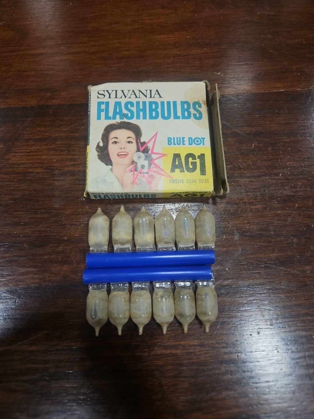 Sylvania Flashbulbs Blue Dot AG1 Vintage NOS 12 Clear Bulbs
