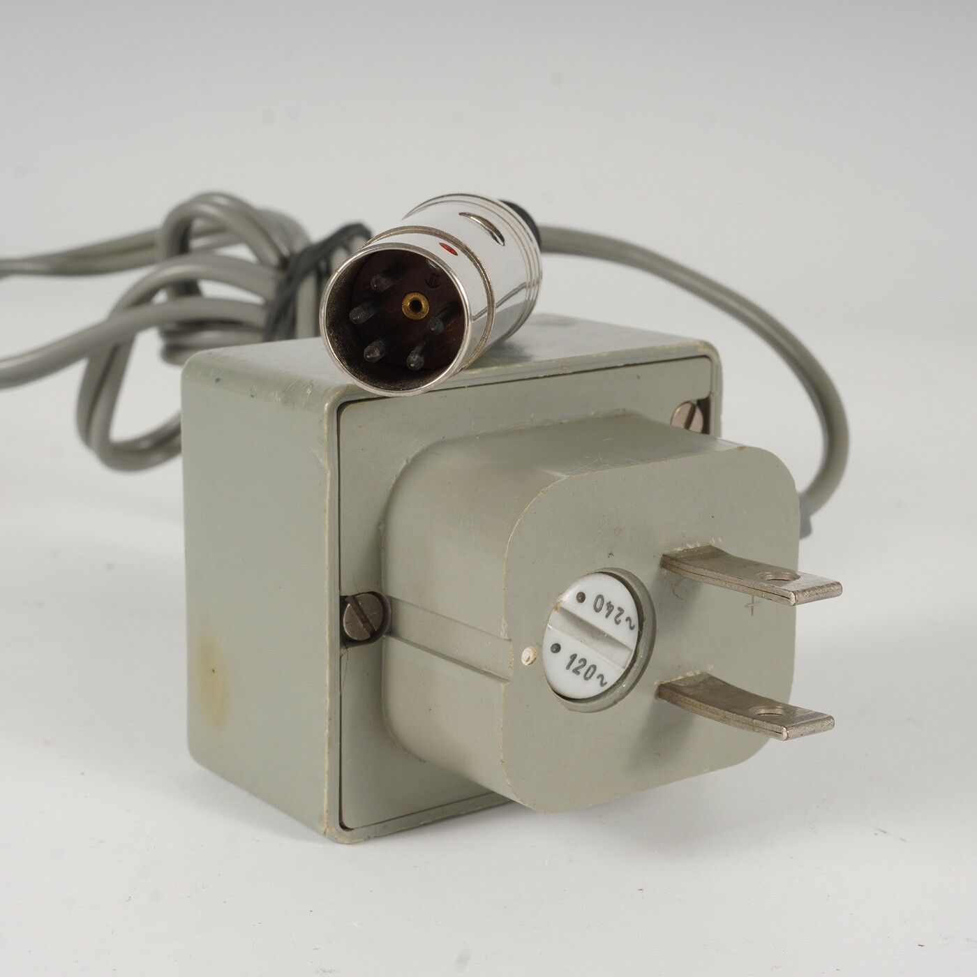 Hasselblad F80 Battery Charger – Missing Cradle, UNTESTED