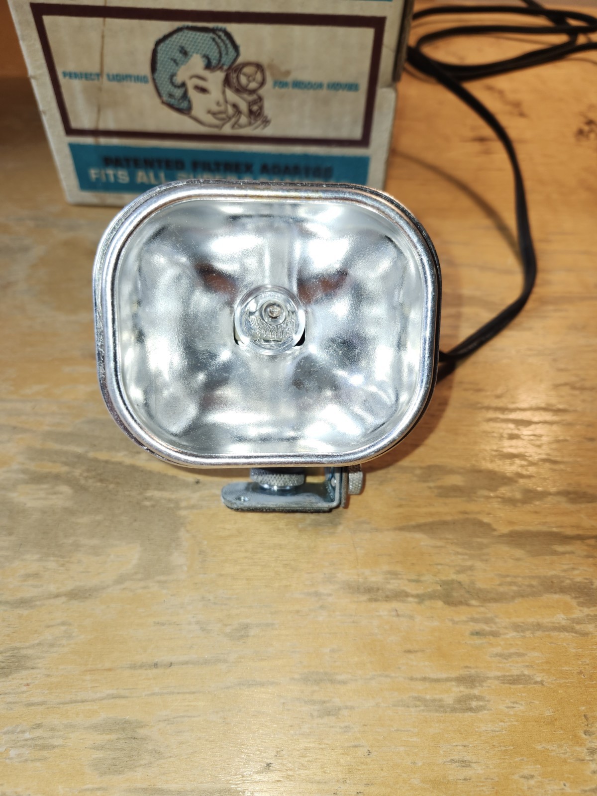 Acme-Lite Movielite Model 75 DVY Light + Cameralite 750 Box (Not Original Box)