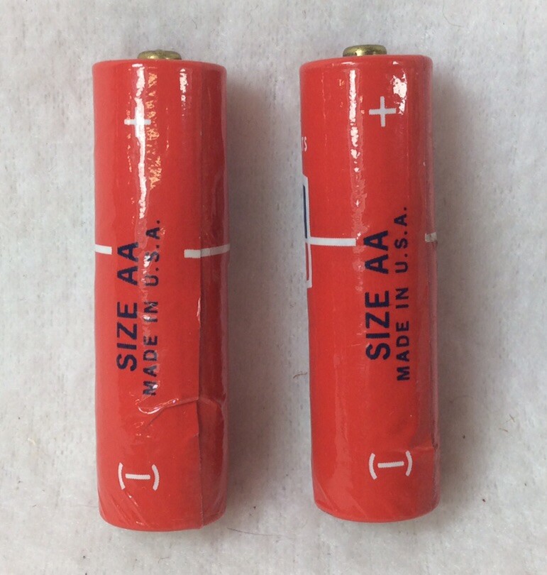 Vtg EVEREADY “Nine Lives” Photographic Flash No.460 45volts, & 2AA Batteries