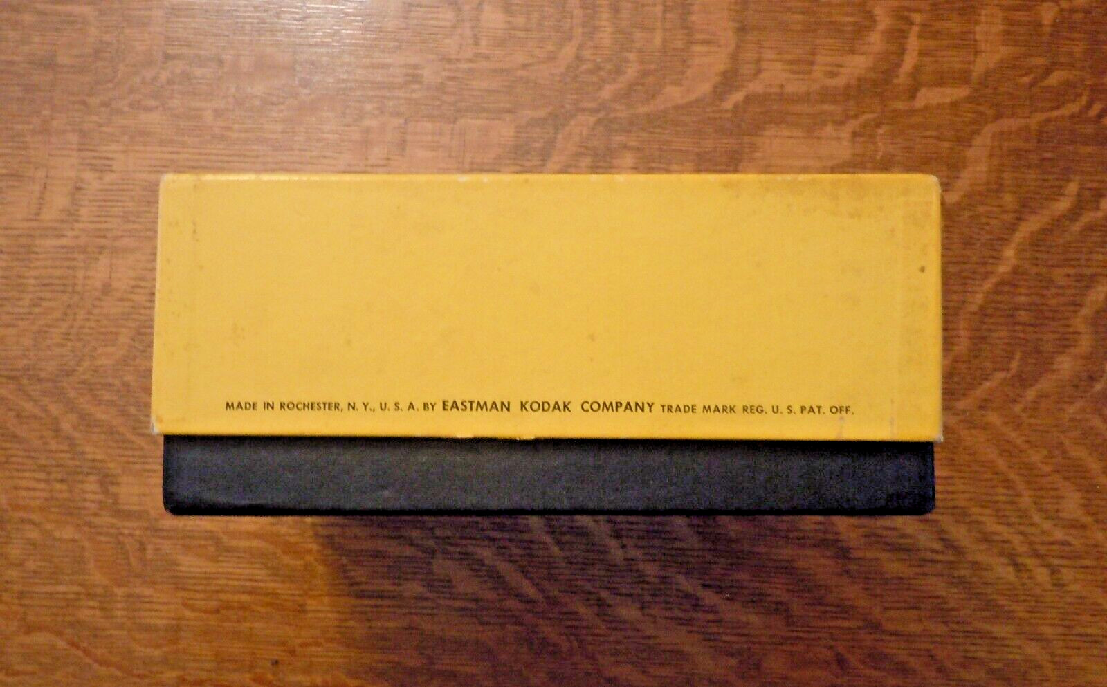Vintage Kodak Flasholder Model B with 29 replacement bulbs