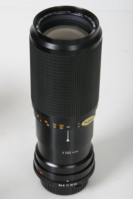 Minolta MC Zoom Celtic 100-200mm f/5.6 – manual focus lens