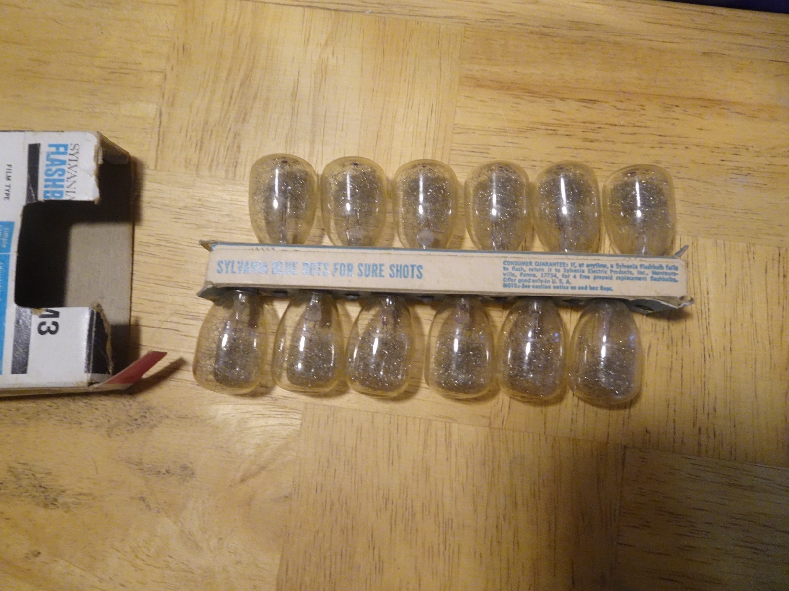 SYLVANIA Blue Dot Flashbulbs M3B Box of 12 CLEAR Unused NOS