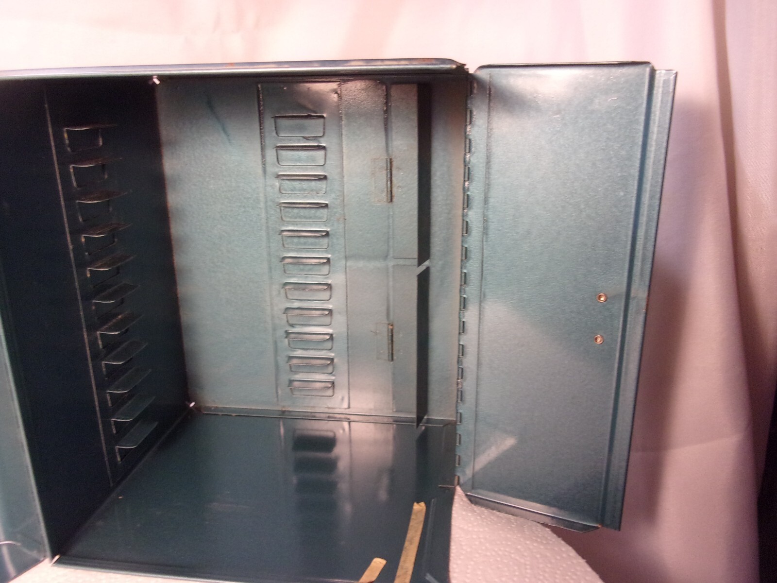 Vintage Logan Deluxe 12 Slot 8mm Movie Film Case/Chest, Metal
