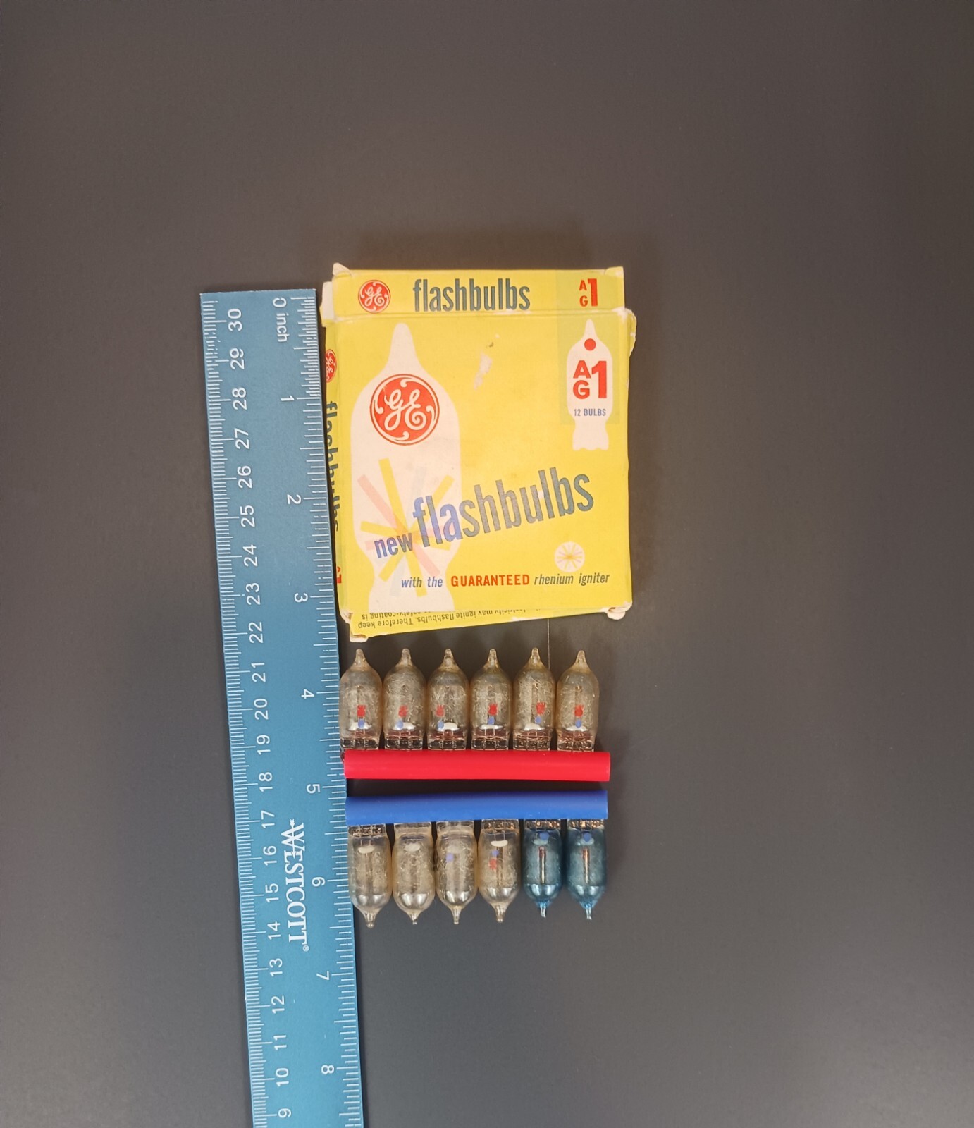 Vintage GE Flashbulbs Untested AG1 Photo Lamp Dept Original Box See Pics