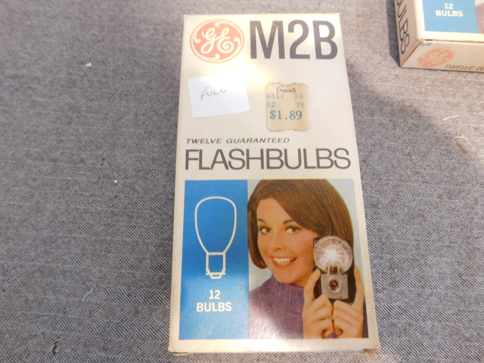 Lot Of M2B & M3B Camera Flashbulbs 52 Bulbs