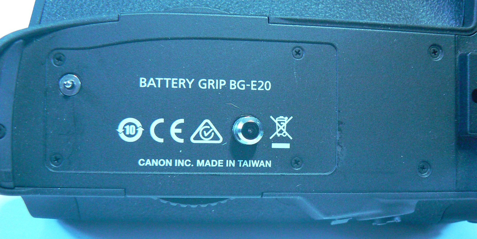 Canon Battery Pack Grip BG-E20 – NO BATTERY TRAY
