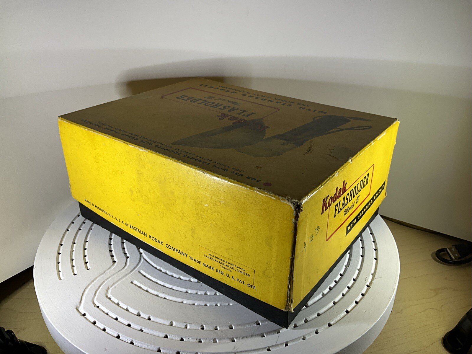 Kodak Flashholder Model B With Standard Bracket And Kodak 2-way Flashguard