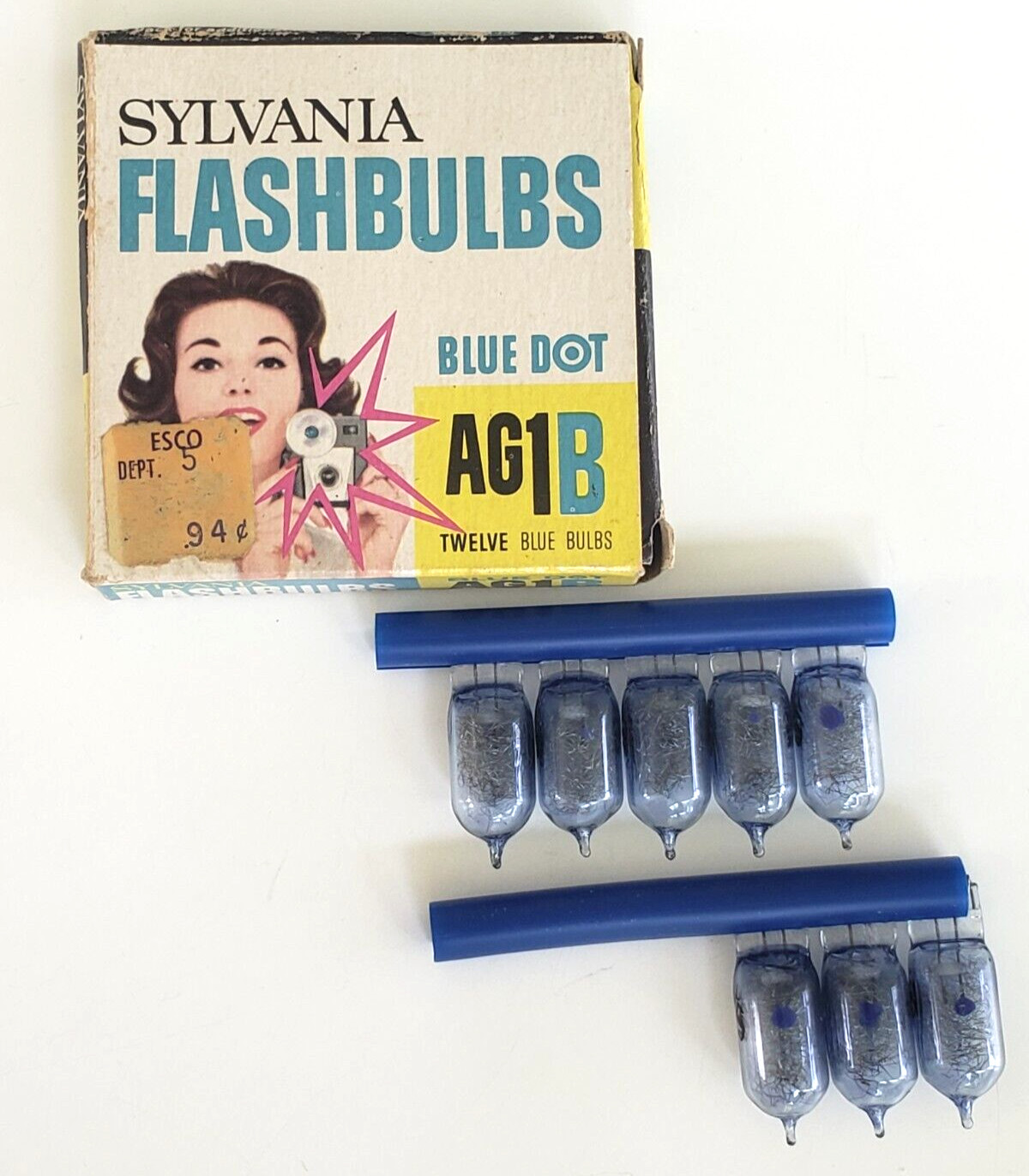 Vintage Sylvania Flashbulbs Blue Dot AG1B in Original Box 8 Bulbs