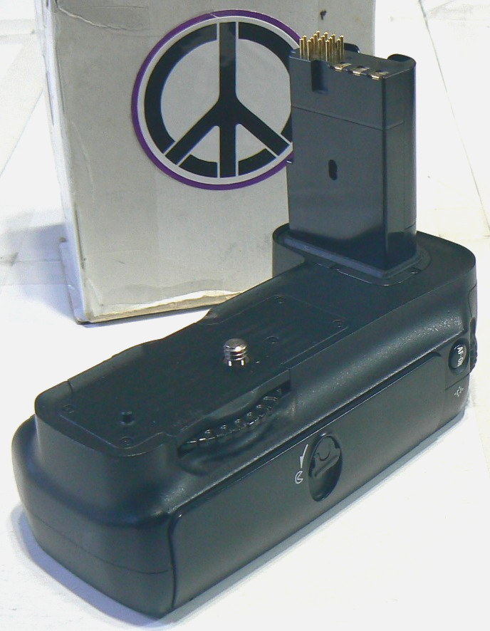 Nikon MB-D200 Multi Power Battery Pack Grip with Battery Tray BB