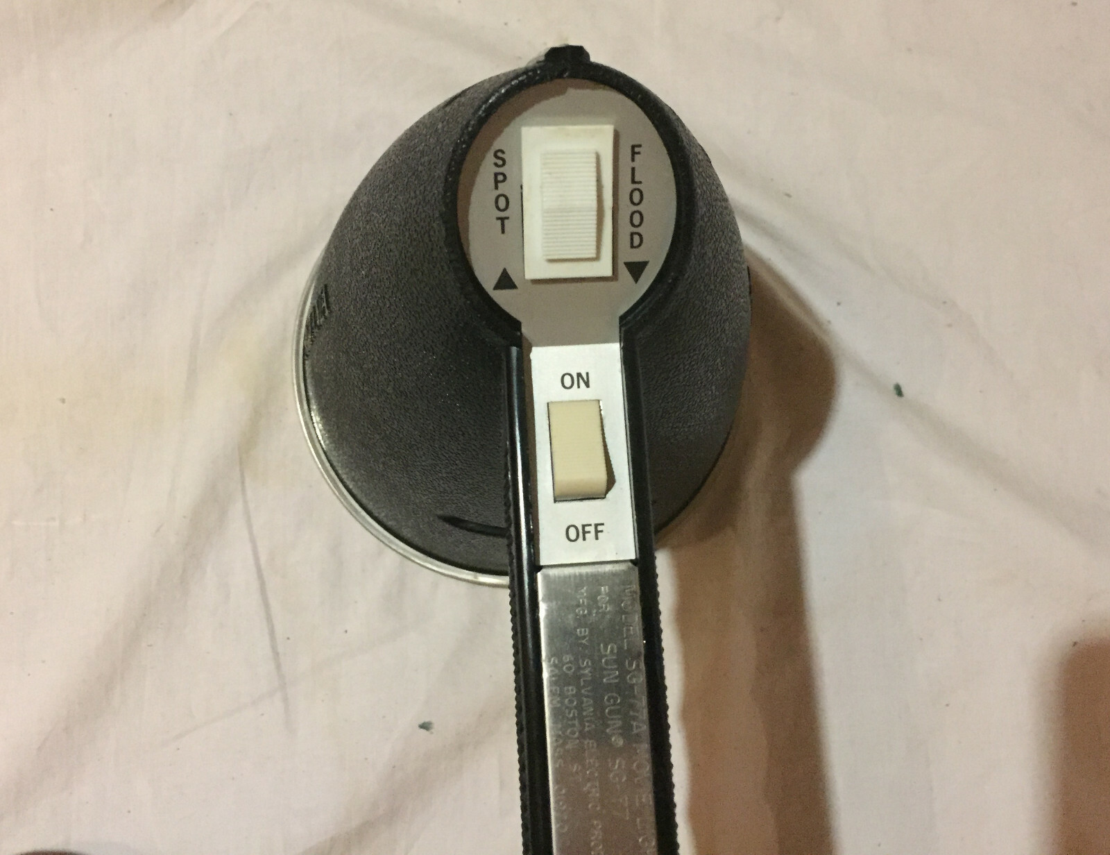 Vintage Sylvania Sun Gun SG-77A Movie Light with Charger Battery Pack, Prop?