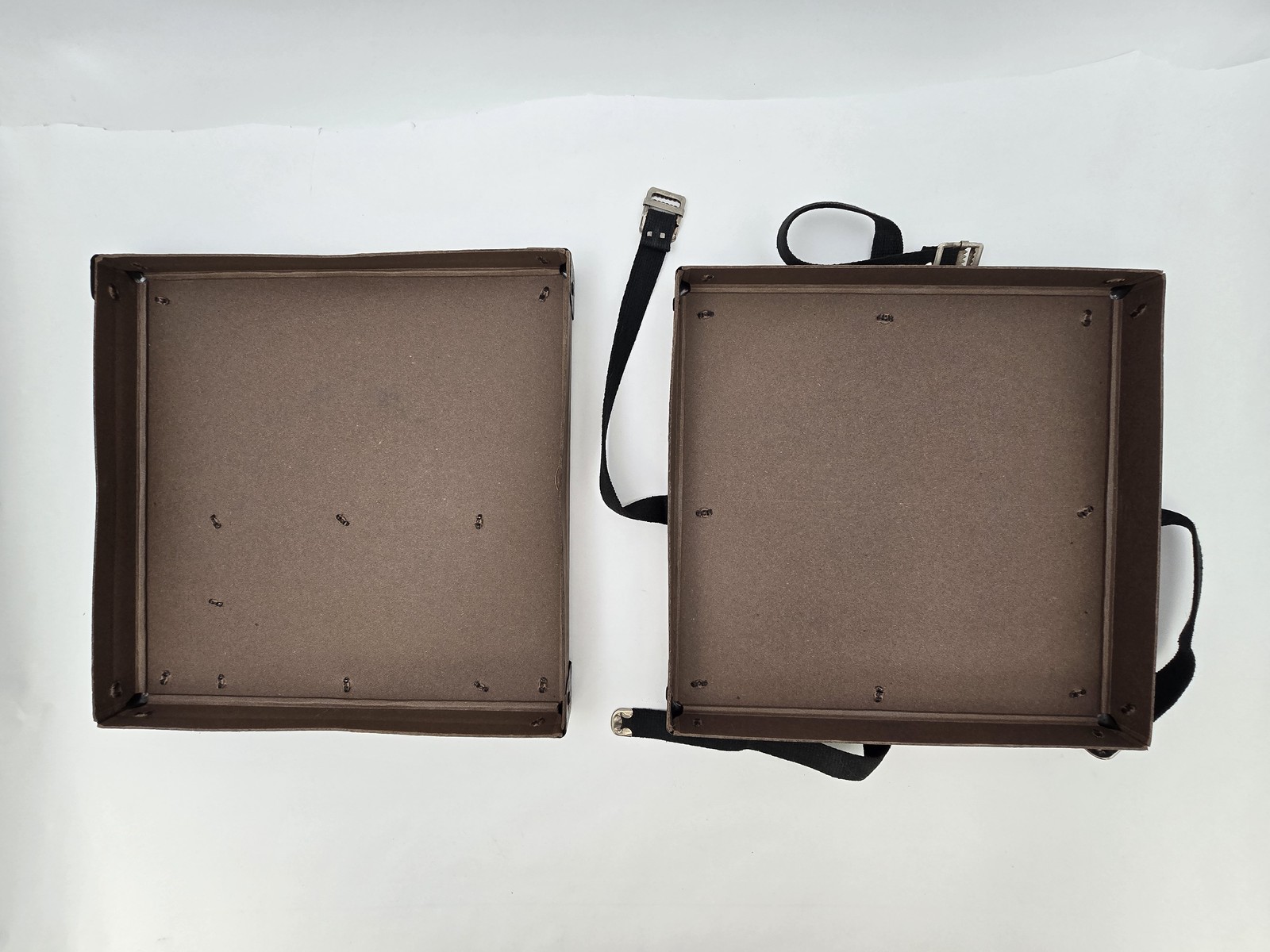 Vintage 11″ Square Fiberbilt Shipping Case Metal Corners Fabric Straps 1960s Lab