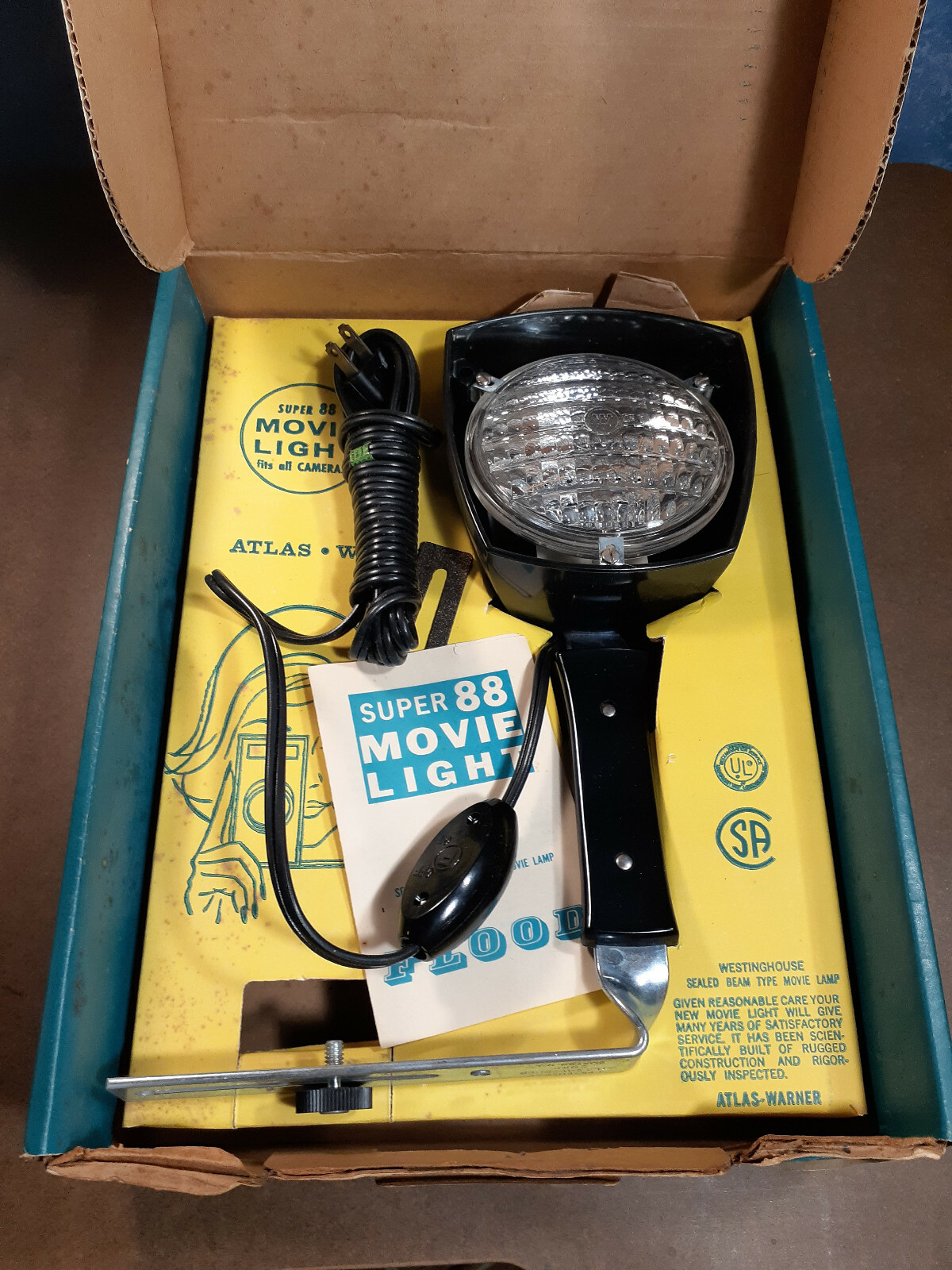 Altas Warner Super 88 Movie Light with 650 Watt Westinghouse Sealed Beam Bulb