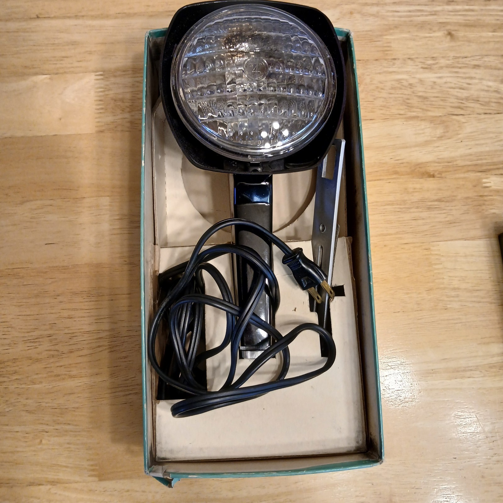 Vintage Sears Tower Bright Beam Movie Light w/ Box – Tested & Working