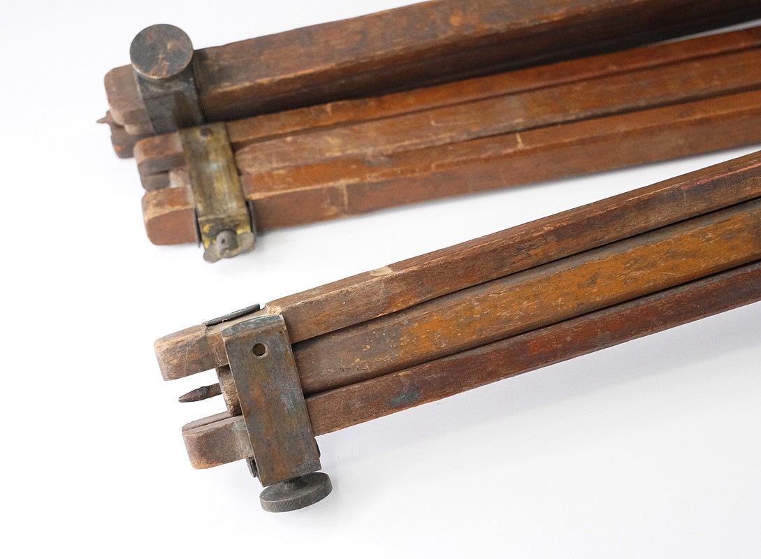 WOODEN TRIPOD, UNMARKED AS TO MAKER, VINTAGE CAMERA/227461