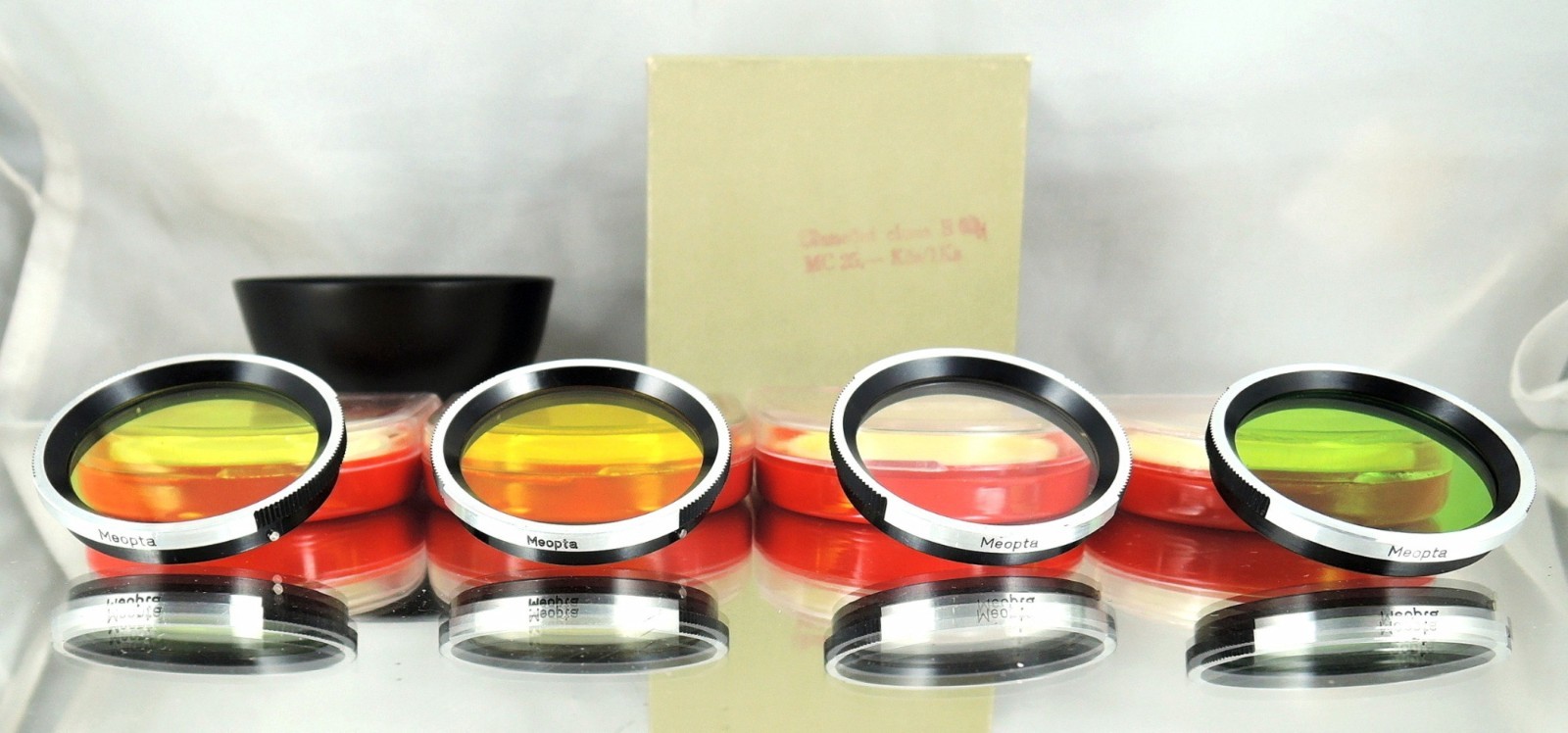 Flexaret Shade hood + Set of four color filters B36 MEOPTA Genuine Accessories
