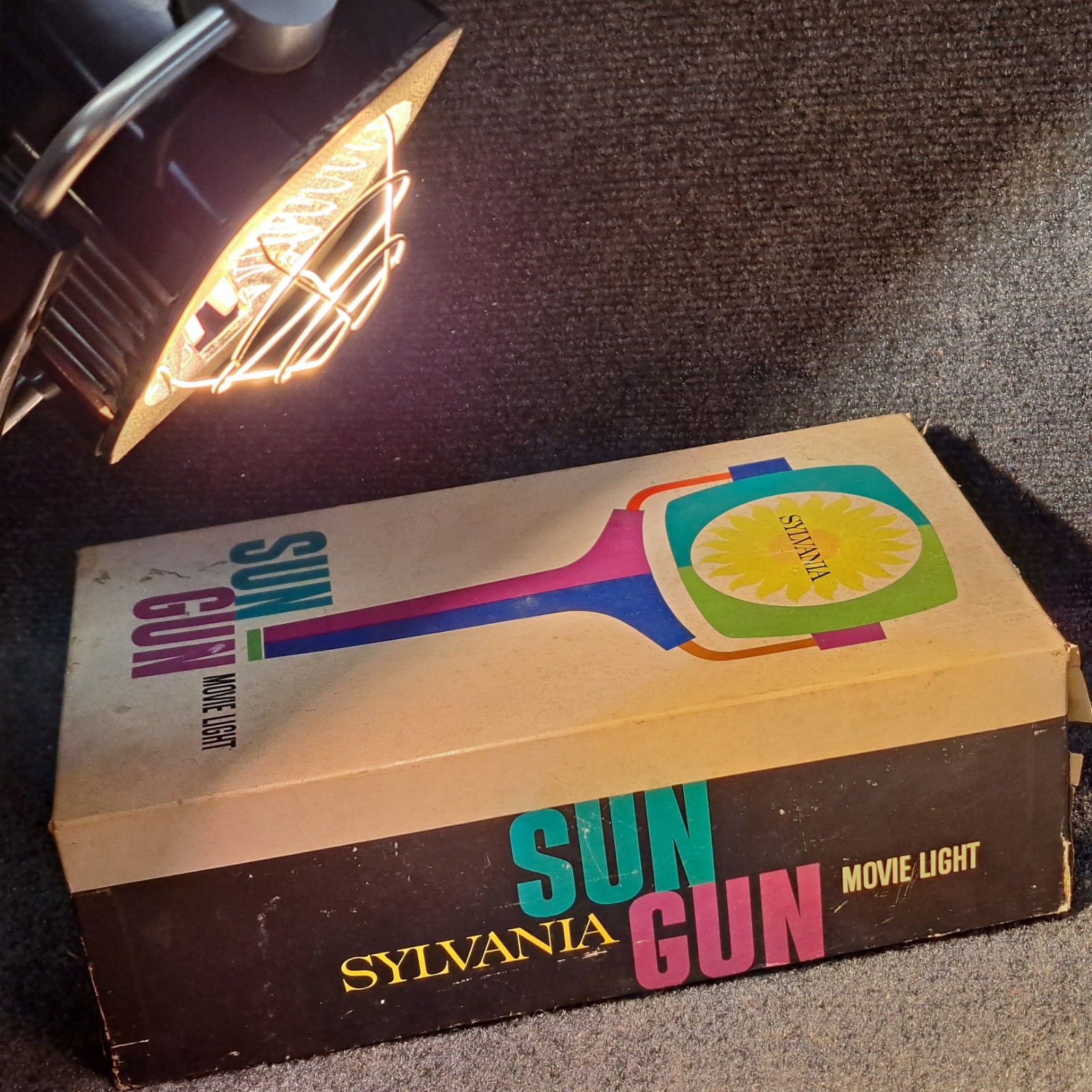 Vintage Sylvania Sun Gun Movie Light SG-1 Handheld Video Camera Lamp 120V Tested