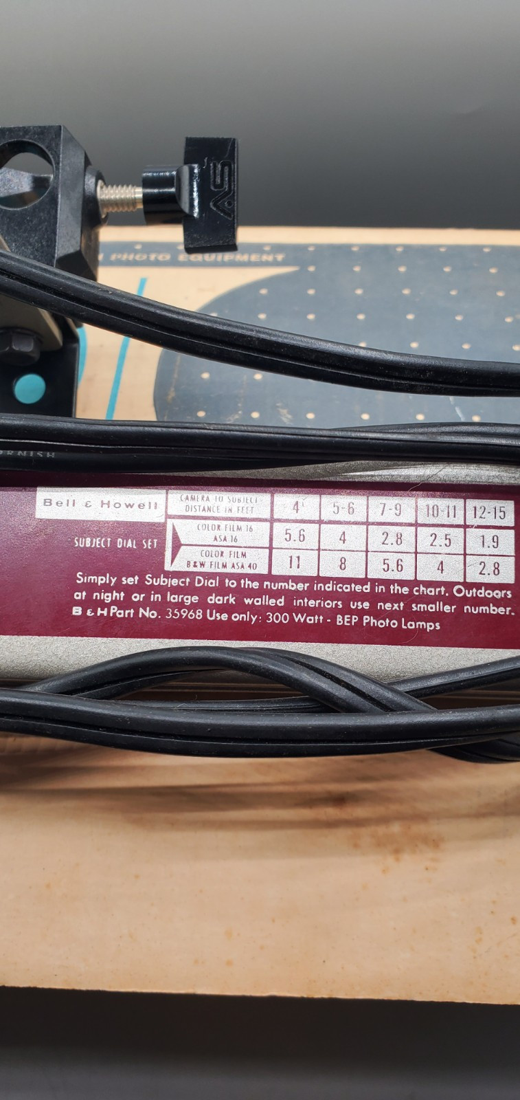 Vintage Bell & Howell Indoor Movie Photography Light Bar Including 2 Photo Bulbs