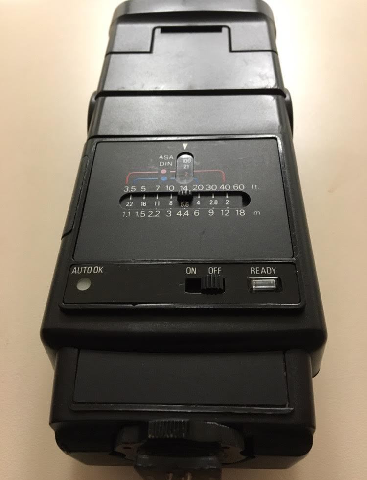 VINTAGE FLASHES FOR CAMERA, ALBINAR 90-MDT, VISTA AUTO 46, GOOD RELIABLE FLASH