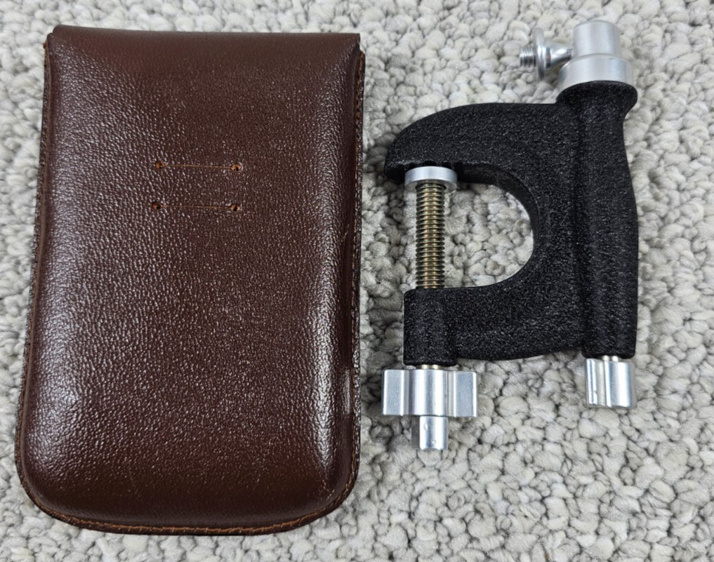 Vintage Black Rowi Camera Clamp with Mini Ball Head in Original Case – Germany