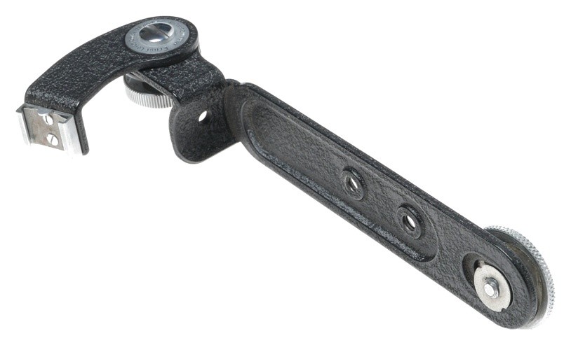 Leica M camera flash bracket grip hot shoe attachment flexible arm Leitz