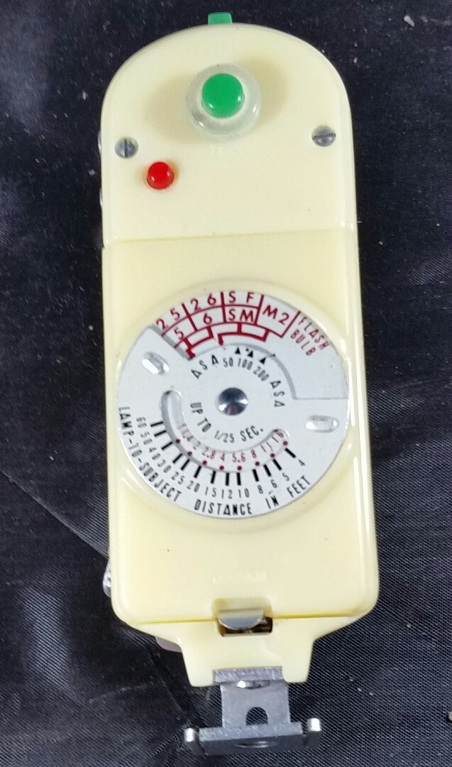 Vintage Minolta Flash with Articulated Reflector