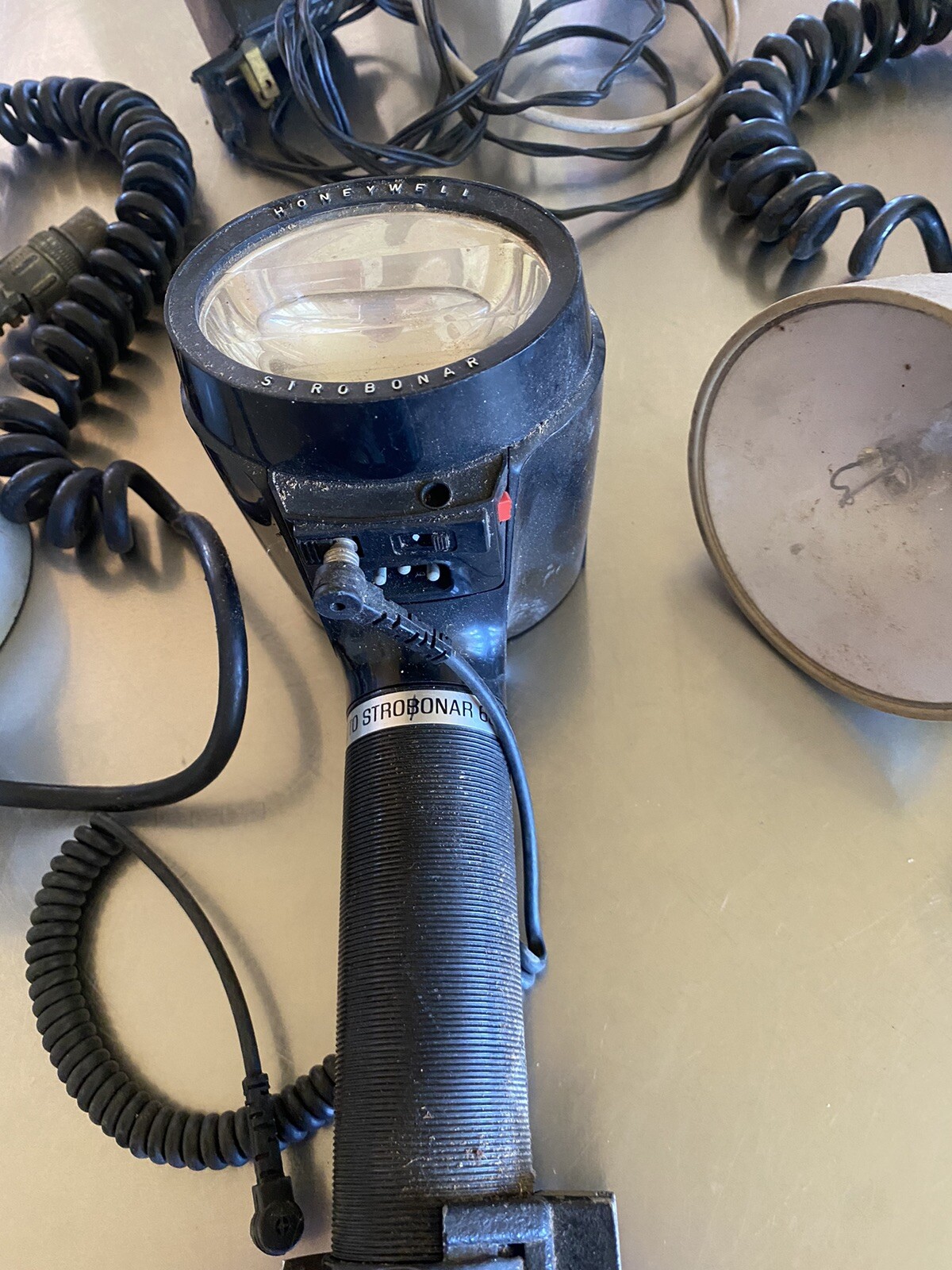 VINTAGE CAMERA LIGHTS FLASHES UNTESTED HONEYWELL, SINGER, HEILAND, GRAFLITE