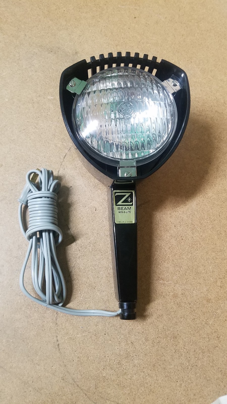 VINTAGE ACME-LITE Z-BEAM MODEL 66 MOV-E-LITE TWIN FILAMENT W/ ORIGINAL BOX 650W